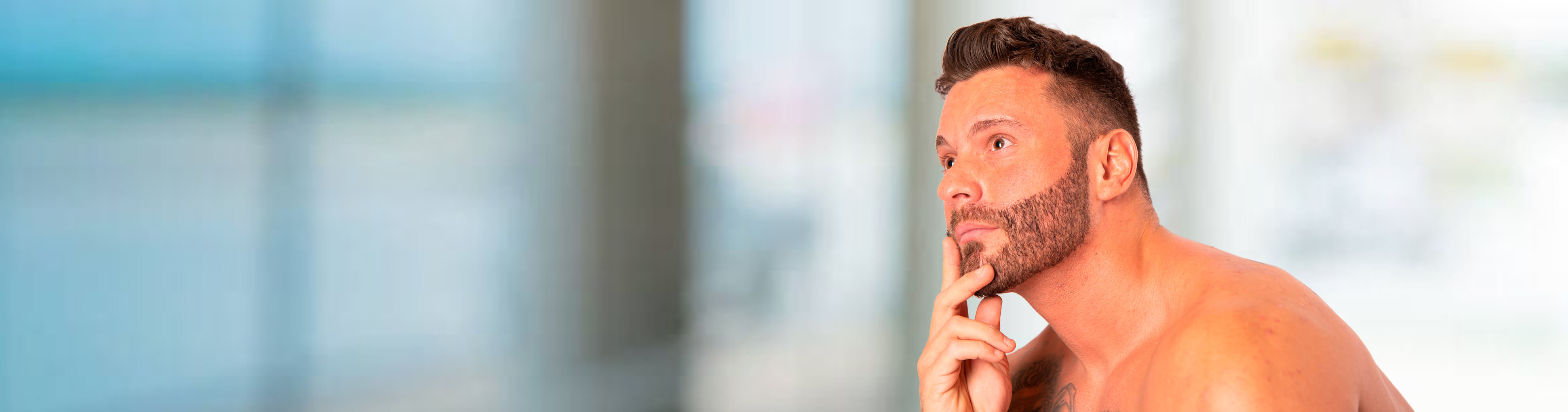 Trasplante de cejas, barba y bigote