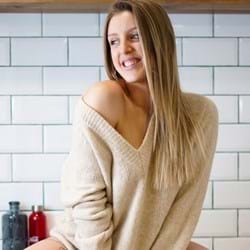 Quería un pecho un poco más grande y más levantado, así que decidí someterme a un aumento de pecho con grasa propia y un levantamiento de pecho en Wellness Kliniek Barcelona, aquí tenéis el resultado, contentísima!