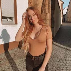 Siempre me acomplejó mi falta de pecho, así que decidí someterme a una cirugía de aumento de pecho con implantes. No quería un gran pecho, quería algo natural y que fuera con mi físico. En Wellness Kliniek Barcelona me aconsejaron y dieron con el tamaño exacto que más se adapta a mi perfil. Profesionalidad, instalaciones muy avanzadas y trato muy humano. Los recomiendo 100%