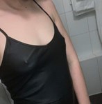 fotos de antes de someterme a una operación de aumento de pecho con implantes talla 330cc XP en Wellness Kliniek Barcelona