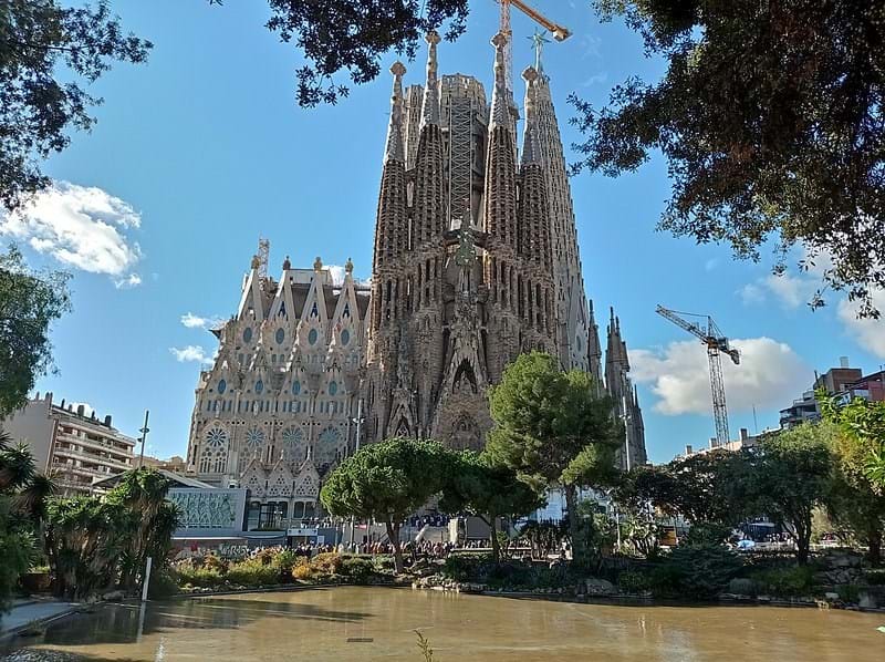 Sagrada Familia - Wikipedia